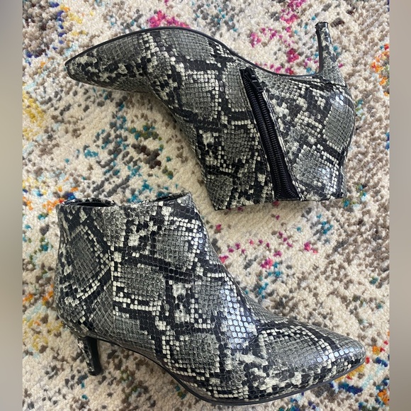 Ann Taylor Snake Python Skin bootie stiletto SZ 6.5 - Picture 9 of 9